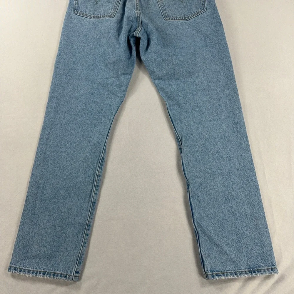 Levis please note